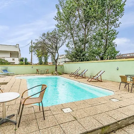 Awesome In With House Sea View